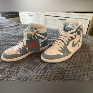 Air Jordan 1 high ‘Denim’ Size 7W